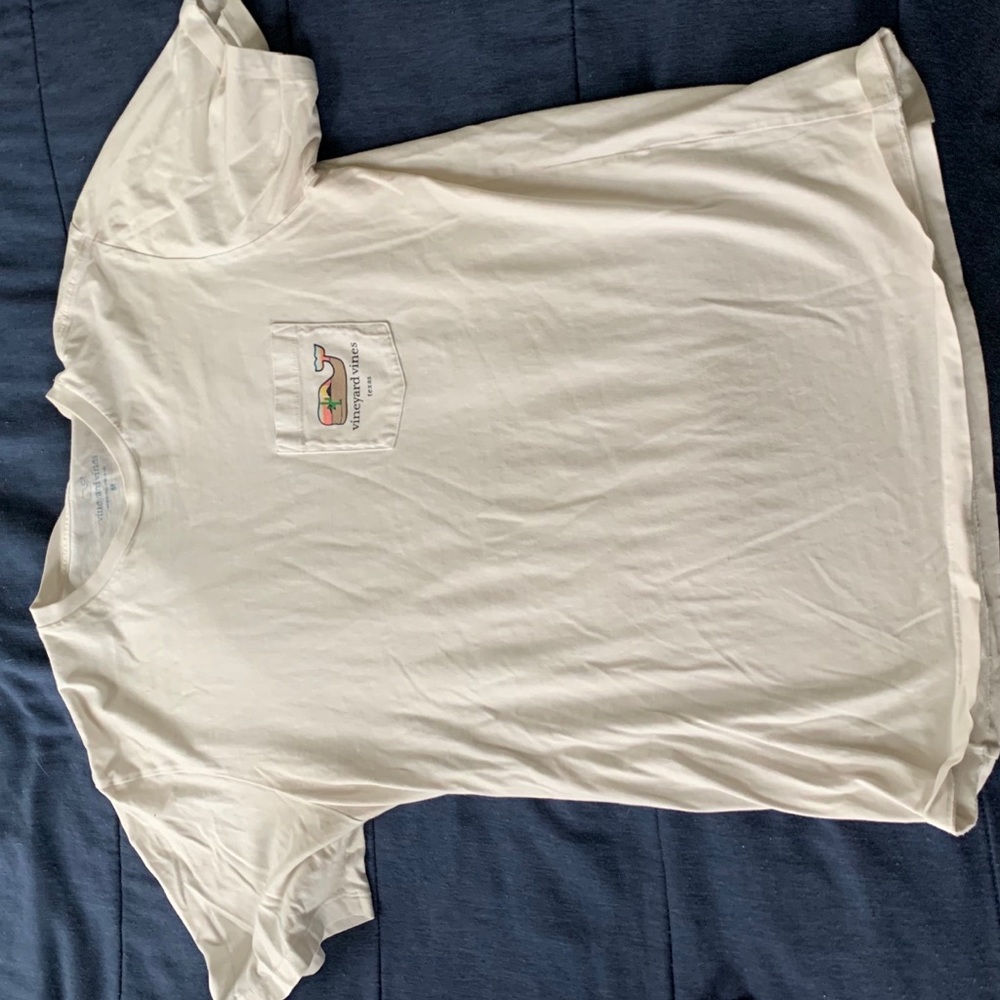 Vineyard Vines t-shirt